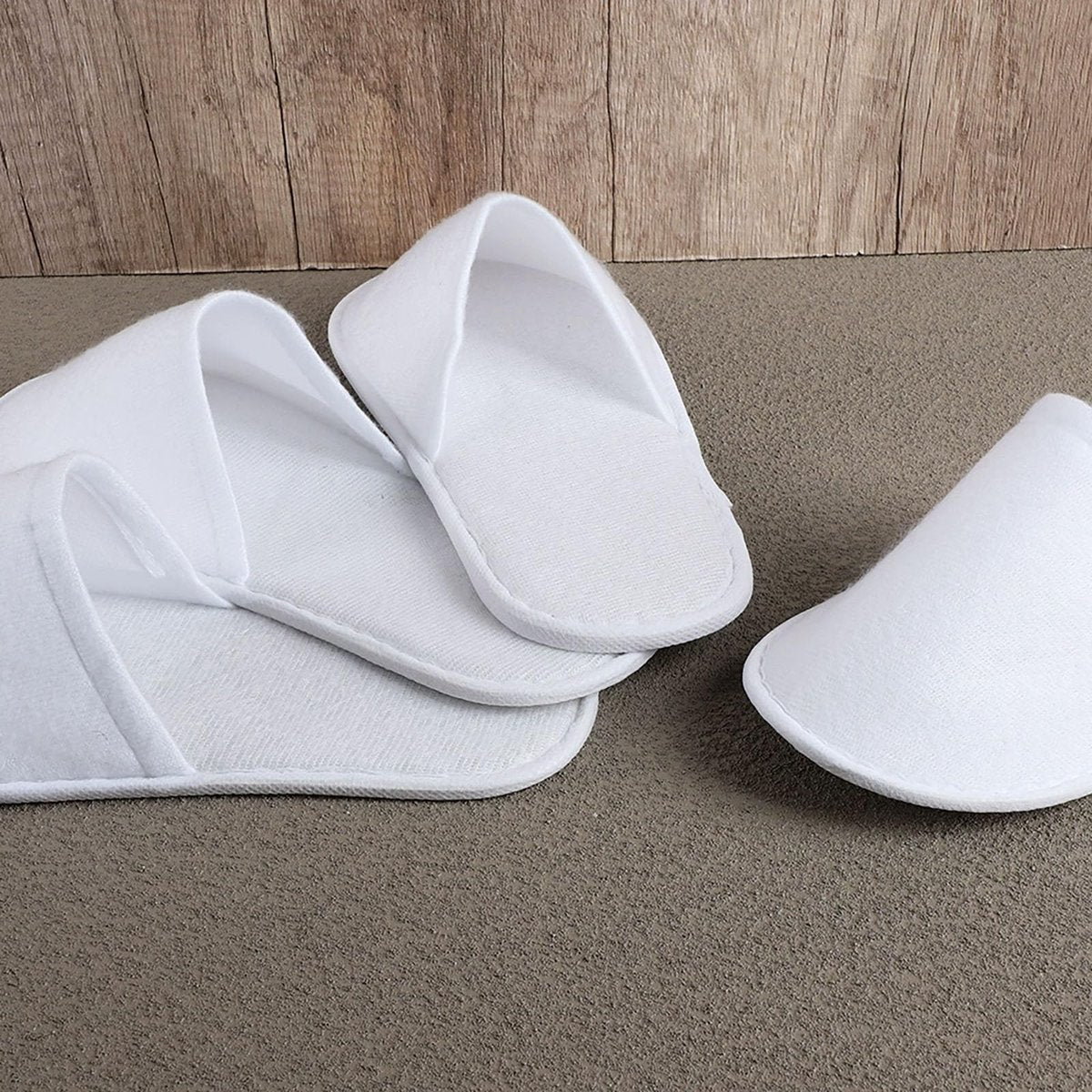 Nexboraque 30 Pairs Disposable Slippers for Guests - White Spa Slippers Bulk, Non-Slip Closed Toe Travel Footwear for Hotel, Women Men, Medium Avelisse