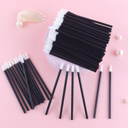 200PCS Disposable Lip Applicators – Black Cotton Lipstick Brushes for Professional Makeup & Esthetician Use Avelisse