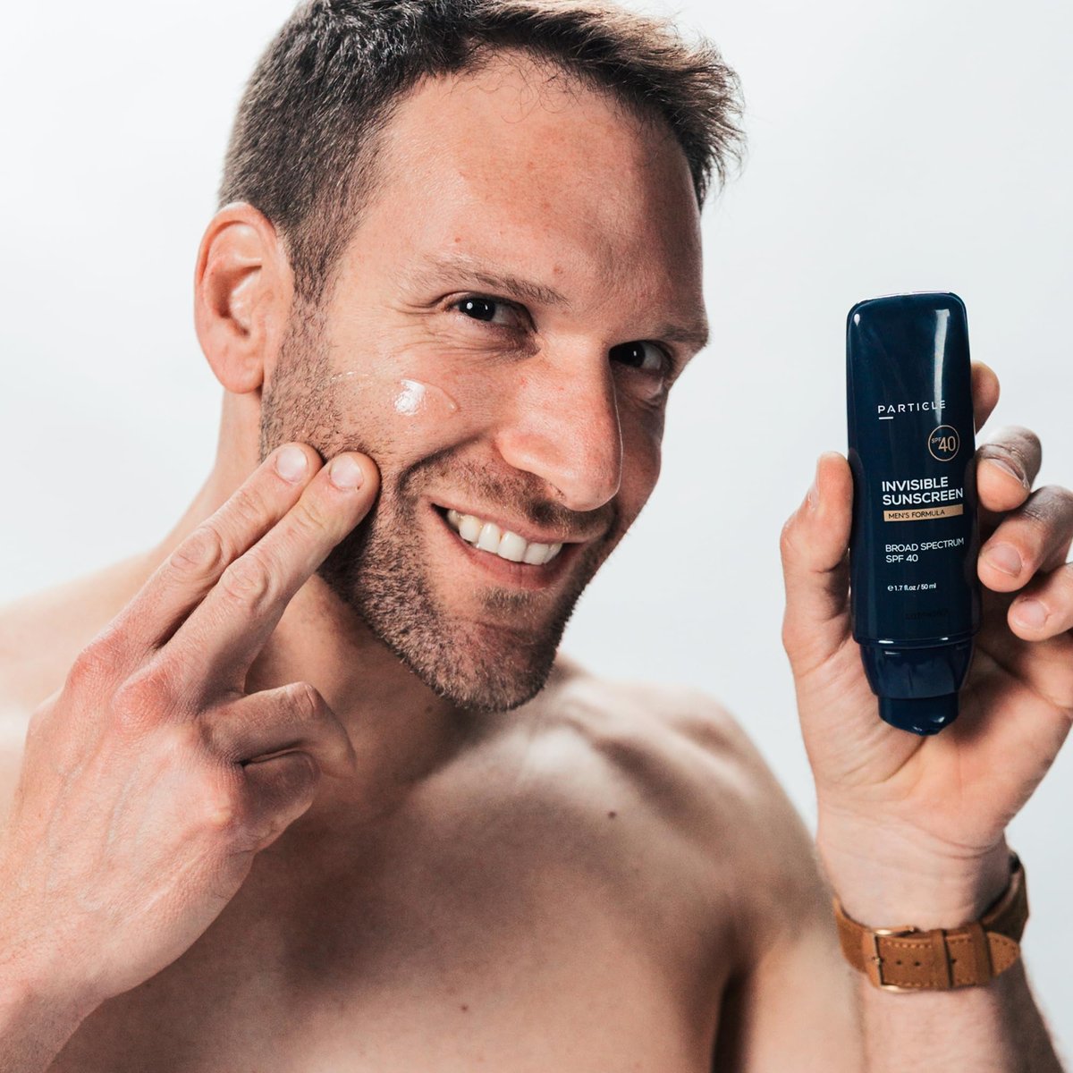 Particle Invisible Sunscreen SPF 40 – Men's Transparent Lotion with Vitamin E, Lightweight & Non-Greasy, Beard Friendly, 1.7 FL OZ Avelisse