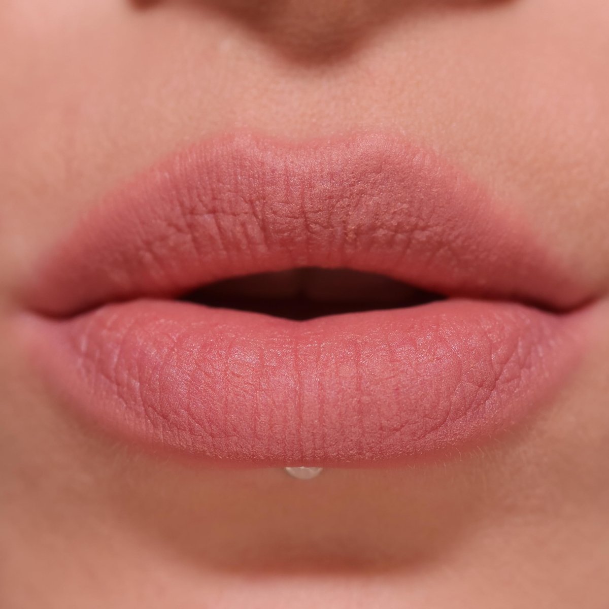 Revolution Beauty London Air Blur Matte Liquid Lipstick - Long-Lasting Vegan & Cruelty-Free Lip Color, Chauffeur Nude, 0.11 fl oz - görsel 9