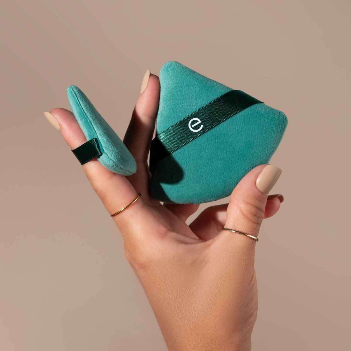 EcoTools Powder Puff Duo: Full-Size & Mini Puffs for Flawless Powder Application – Vegan & Cruelty-Free - görsel 9