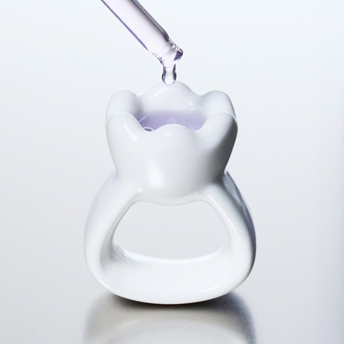 HAUA Ring Gua Sha – Premium Natural Ceramic Facial Massager for Face & Body, White Avelisse