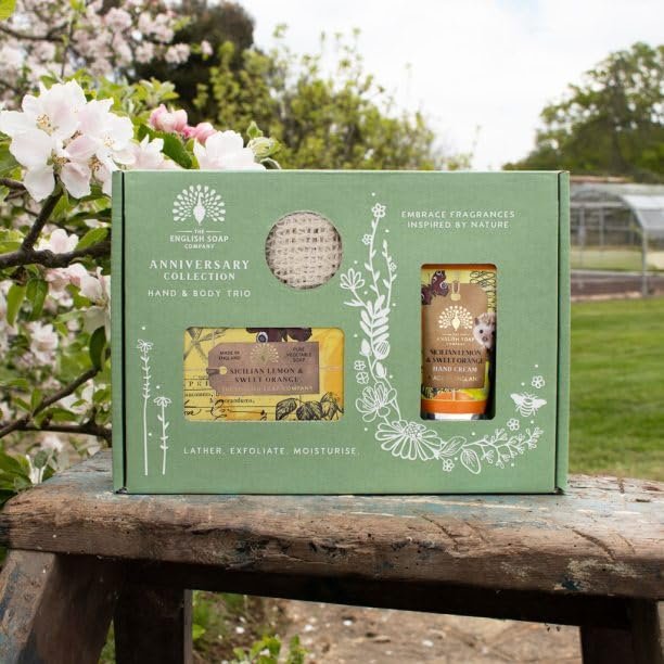The English Soap Company Anniversary Collection Luxury Hand and Body Trio Gift Set - Sicilian Lemon & Sweet Orange (6.7 oz, Pack of 1) - görsel 6