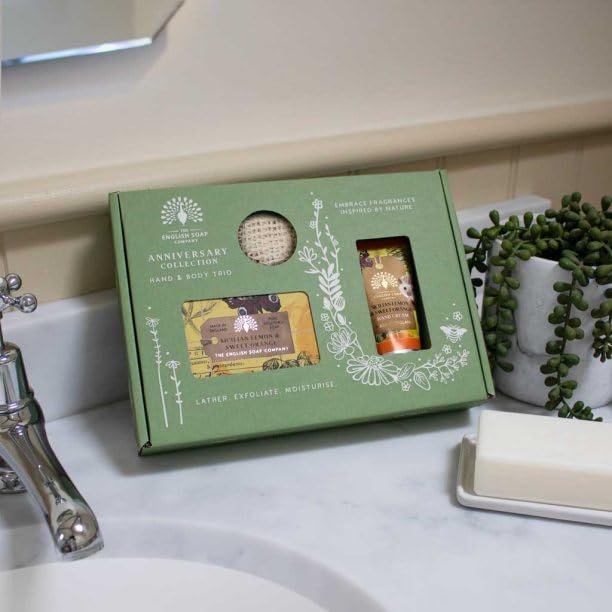 The English Soap Company Anniversary Collection Luxury Hand and Body Trio Gift Set - Sicilian Lemon & Sweet Orange (6.7 oz, Pack of 1) - görsel 5