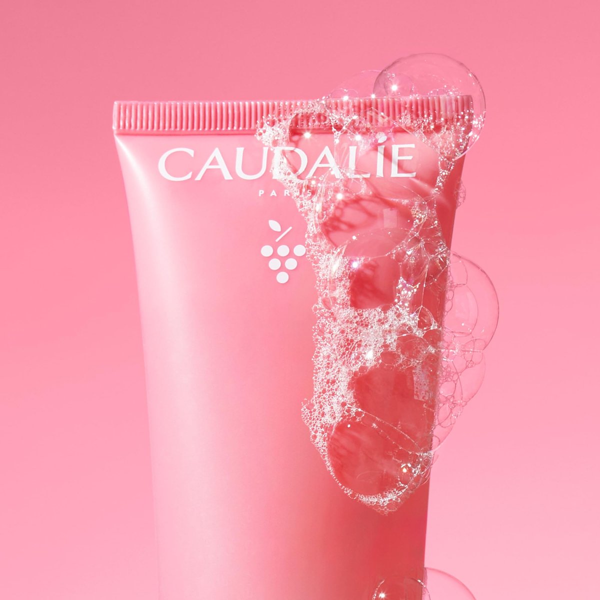 Caudalie VinoHydra Moisturizing Cleansing Gel – Gentle Face Cleanser with Hyaluronic Acid, 150 mL Avelisse