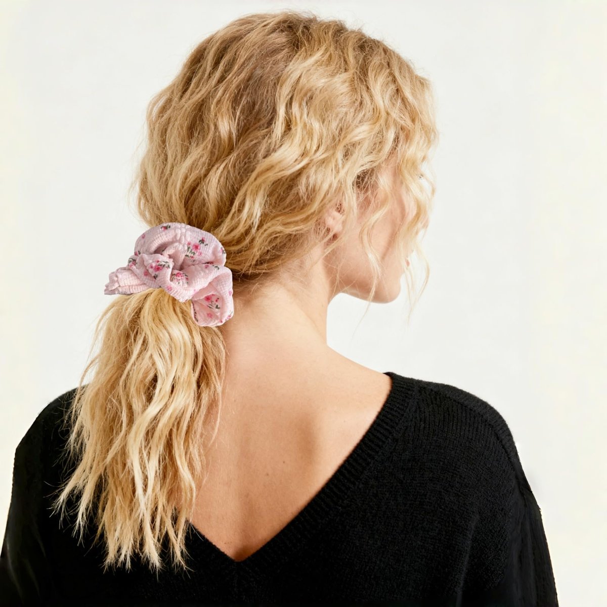 3 Pieces Floral Lace Scrunchies for Women - Blossom Hair Ties, Ponytail Holders, Hair Accessories Gift Set - görsel 7