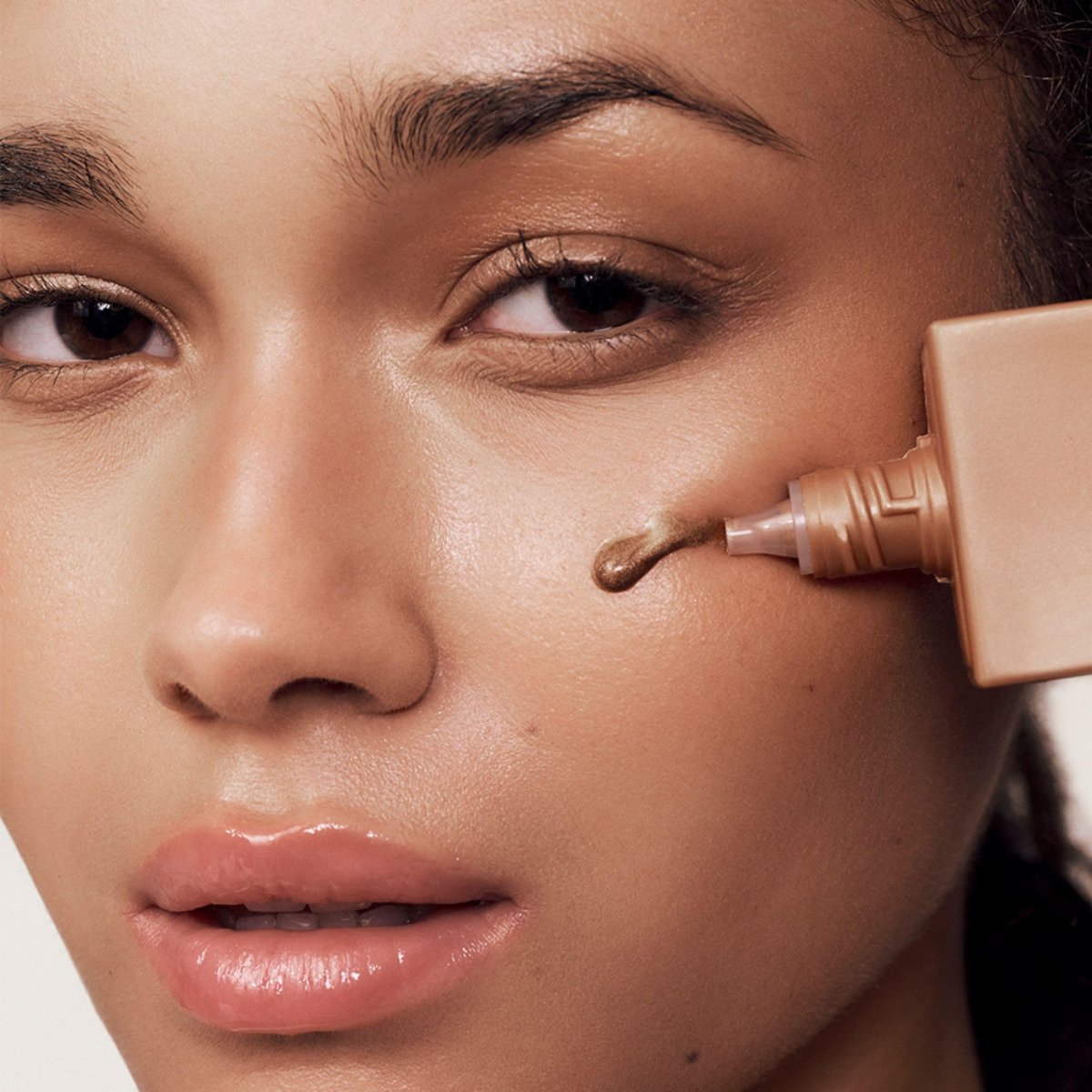Summer Fridays Bronzing Drops – Hydrating Serum-Like Formula with Hyaluronic Acid for a Soft, Dewy Finish Avelisse