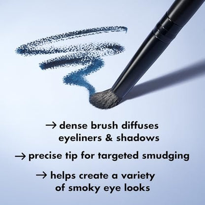 e.l.f. Smudge 'N Smoke Eyeliner Brush - Vegan & Cruelty-Free Multi-Use Eyeshadow & Eyeliner Brush for Perfect Smoky Eye