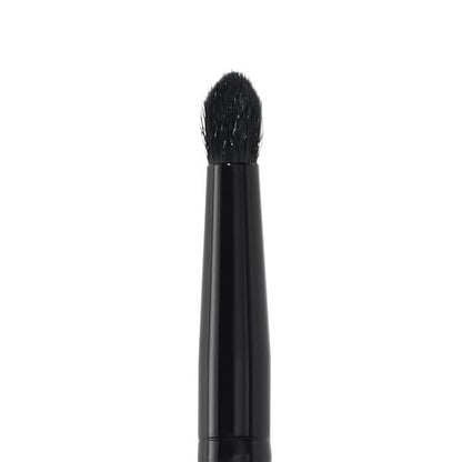 e.l.f. Smudge 'N Smoke Eyeliner Brush - Vegan & Cruelty-Free Multi-Use Eyeshadow & Eyeliner Brush for Perfect Smoky Eye