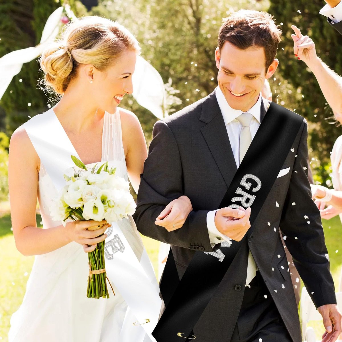 KICOSY 2-Piece Pearl Bride and Groom Sash Set: White BRIDE Sash & Black GROOM Sash for Bachelorette Party, Hen Party, Wedding, Bridal Shower & Engagement Favors - görsel 7