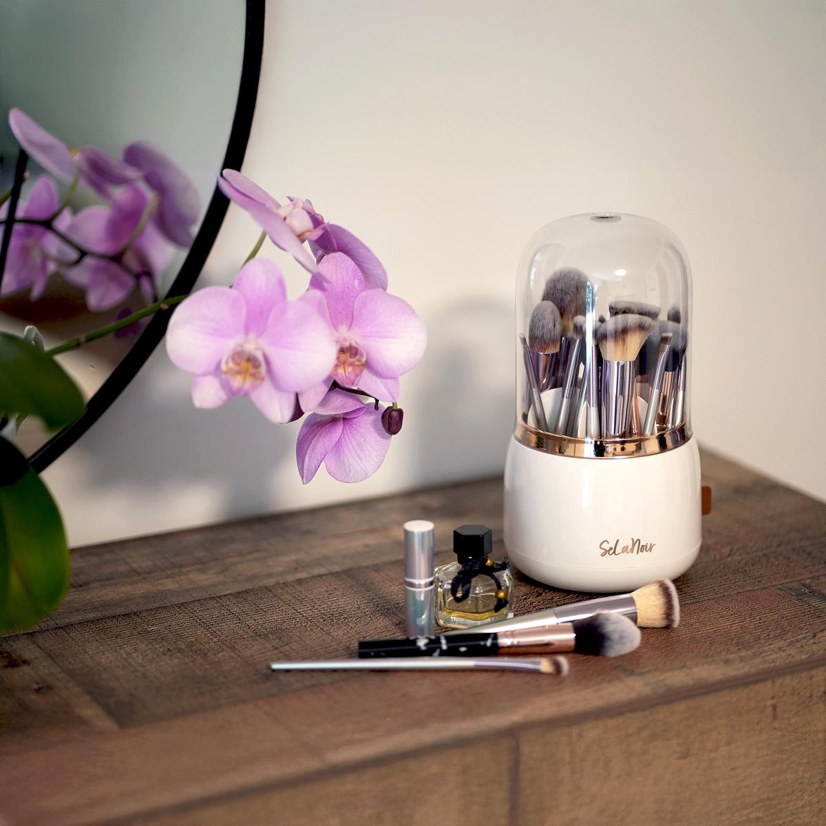 Selanoir Rotating Makeup Brush Holder with Lid – Dustproof Vanity Organizer (White), Bonus Foldable Cleaner Bowl Avelisse