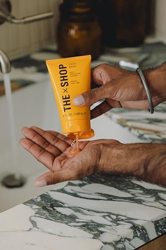 The Shop by LeBron James Men's Daily Exfoliating Face Wash - Gentle Cleanser for All Skin Types, Unclogs Pores, Removes Dirt & Oil, Eucalyptus Scent, 4 Fl Oz - görsel 4