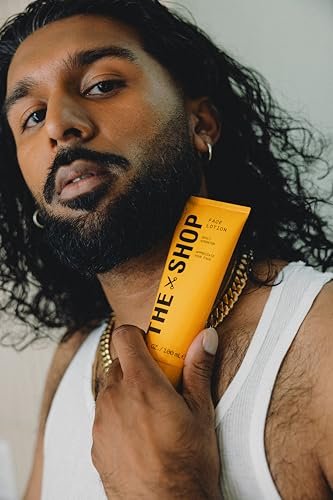 The Shop by LeBron James Men's Hydrating Face Lotion – Lightweight Daily Moisturizer for All Skin Types, Soothes Post-Shave Irritation, Protects Barrier, Non-Greasy Formula, Eucalyptus Scent, 3.4 Fl Oz - görsel 4