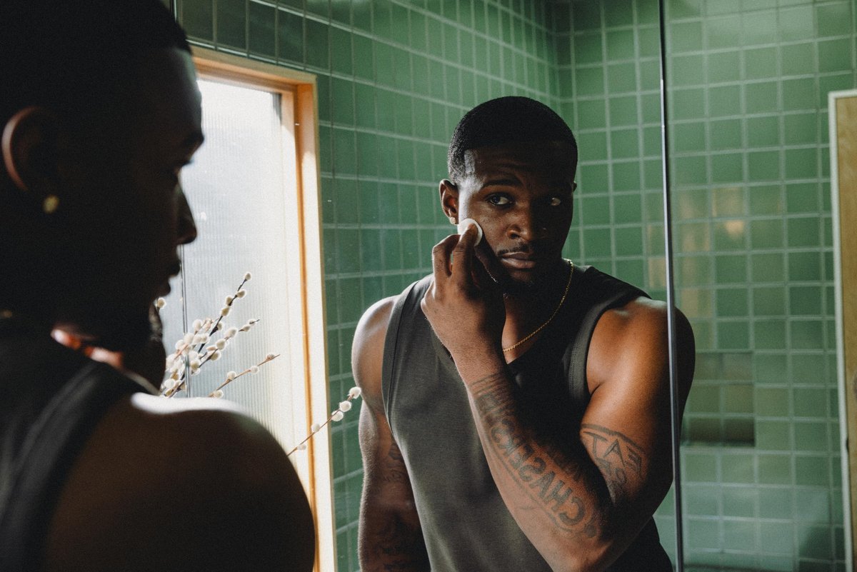 The Shop by LeBron James Men's Aftershave Toner – Anti-Bump Solution with Witch Hazel & Gentle Acids, Soothes Post-Shave Irritation, Prevents Ingrown Hairs, Refreshing Eucalyptus Scent, 5 Fl Oz - görsel 3