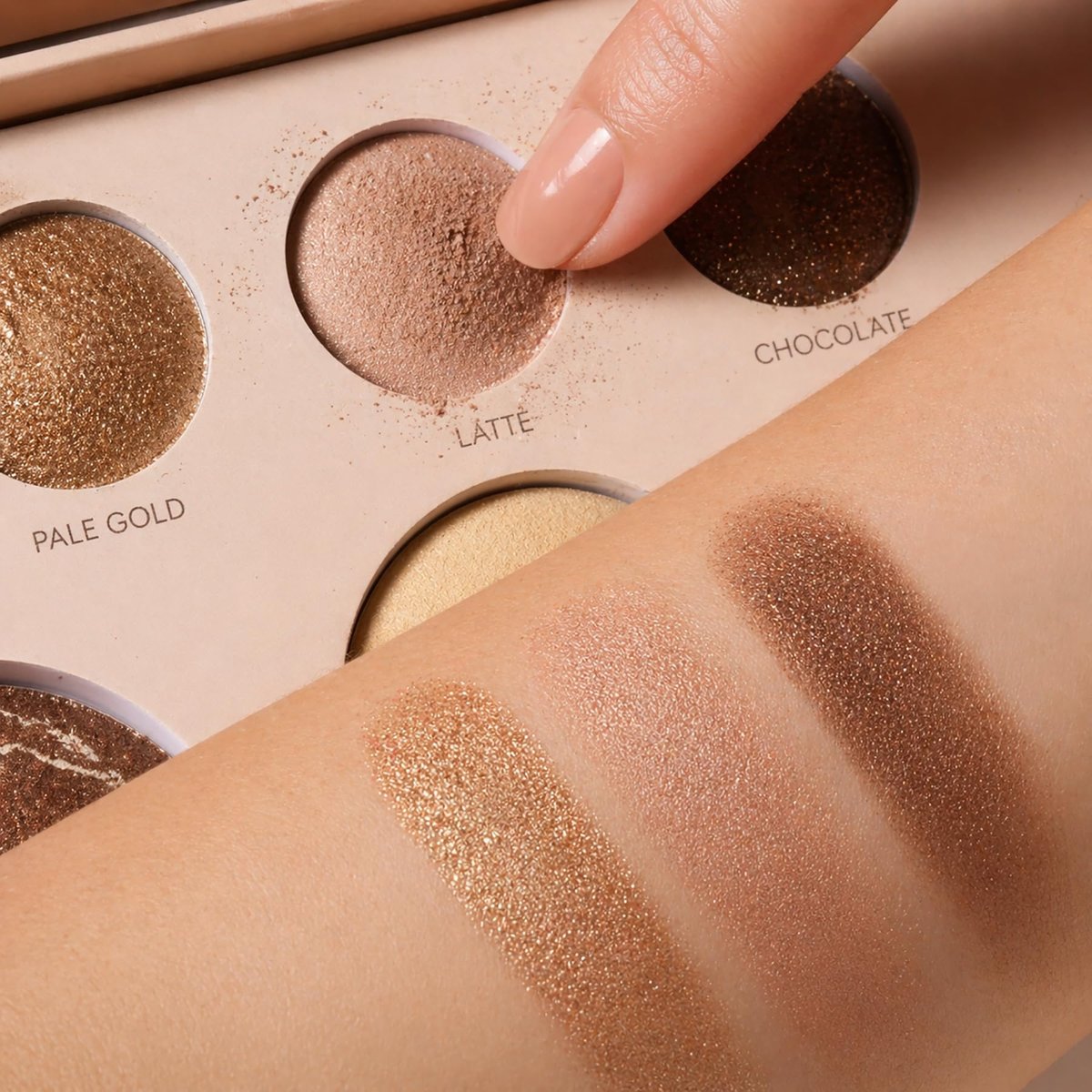 Baked Face Palette for Mature Skin – Bronzer, Blush, Highlighter & Eyeshadows – Velvet Texture, Vegan & Cruelty-Free, Travel-Friendly Makeup Kit Avelisse