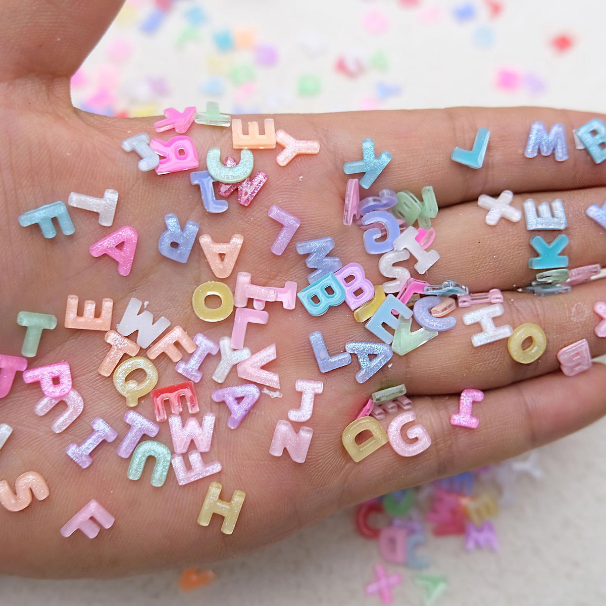 ROFIBUT Letter Nail Art Charms - Random Candy Color Letter Resin Nail Rhinestones, Kawaii Summer Flatback Alphabet Nail Gems with Glitter Design, DIY Craft Nail Supplies 250Pcs - görsel 5
