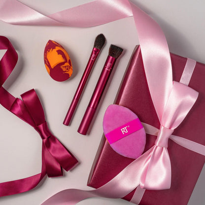 Real Techniques Merry Must-Haves Holiday Gift Set – 4-Piece Brush & Sponge Set for Flawless Makeup Application Avelisse