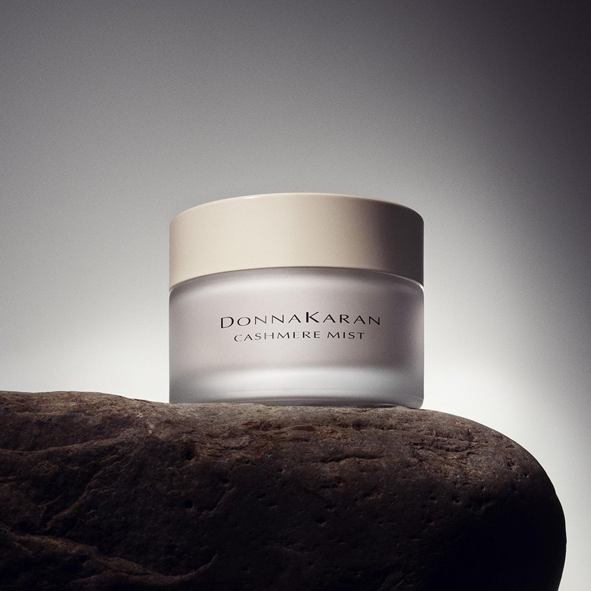 Donna Karan Cashmere Mist Luxury Body Crème – 5.9 Fl. Oz. Avelisse
