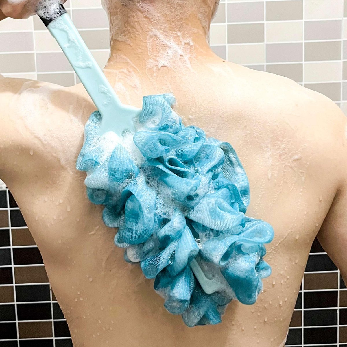 2 Pack Back Scrubber for Shower - Anti-Slip Long Handle Bath Body Brush, Loofah with Handle, Soft Mesh Sponge for Women, Men, Elderly (Blue) - görsel 5