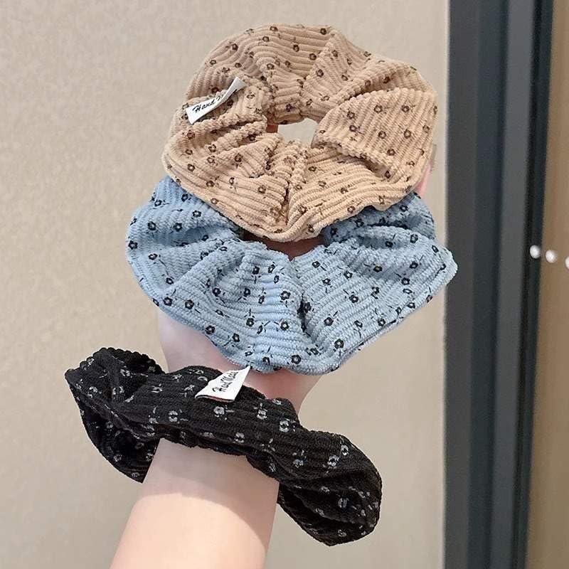 TUCEWP Floral Corduroy Scrunchies for Women & Girls – 4 Pack Soft Hair Ties for Thick Hair, Black/Blue/Beige/Brown - görsel 4