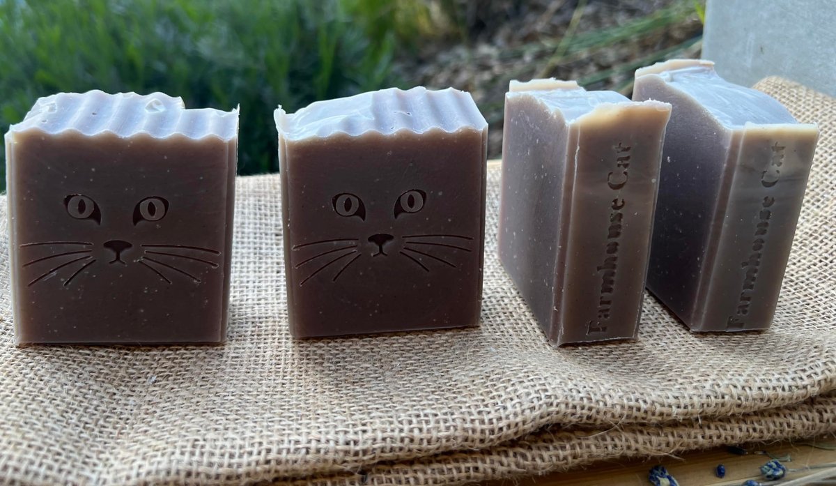 Farmhouse Cat Handmade Lavender Soap Bar with Cocoa Butter, Coconut Milk & Shea Butter – Artisan Soap, Gentle Nourishing Natural Cleanser for Sensitive Skin, Gift for Women - görsel 9