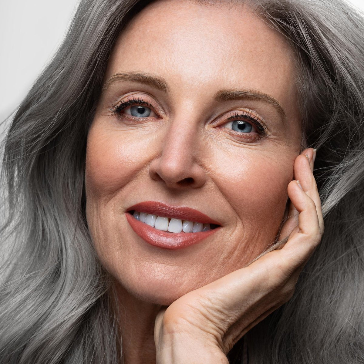 AGE beautiful Hydrating Mask for Wiry, Coarse Silver or Gray Hair – Deep Conditioning Treatment with Silk Amino Acids & Keratin, Reduces Frizz for Smooth, Shiny Hair - görsel 3