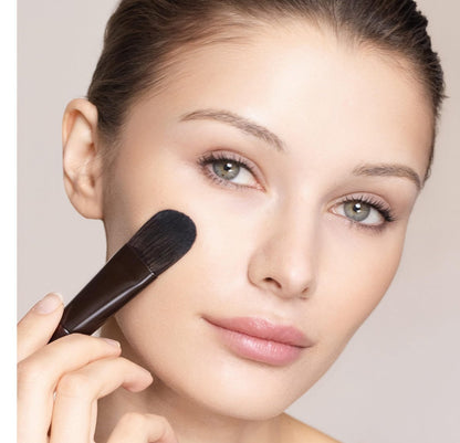 Trish McEvoy Brush 75 Foundation Brush – Professional Synthetic Foundation Brush for Flawless Application