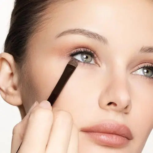 Trish McEvoy Brush 54 Smudge Brush - Precision Eyeshadow Smudger Avelisse