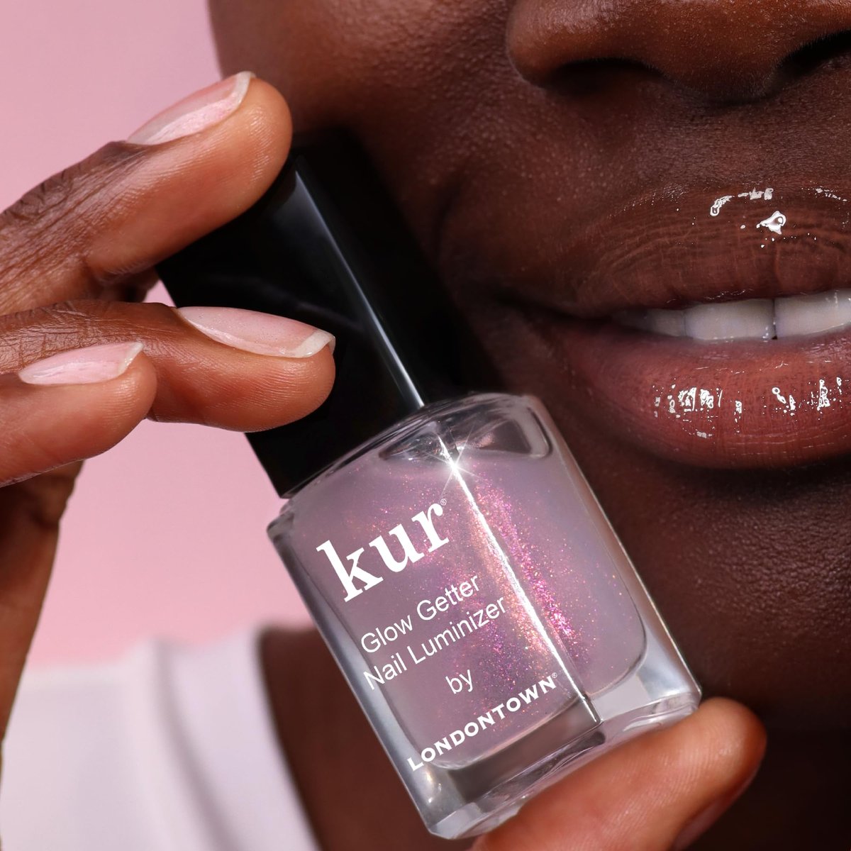 LONDONTOWN Glow Getter Nail Luminizer – One-Step Nail Treatment with Hexanal & Shimmer for Stronger, Healthier, Glossier Nails, No Base or Top Coat Needed, 0.4 Fl Oz - görsel 5