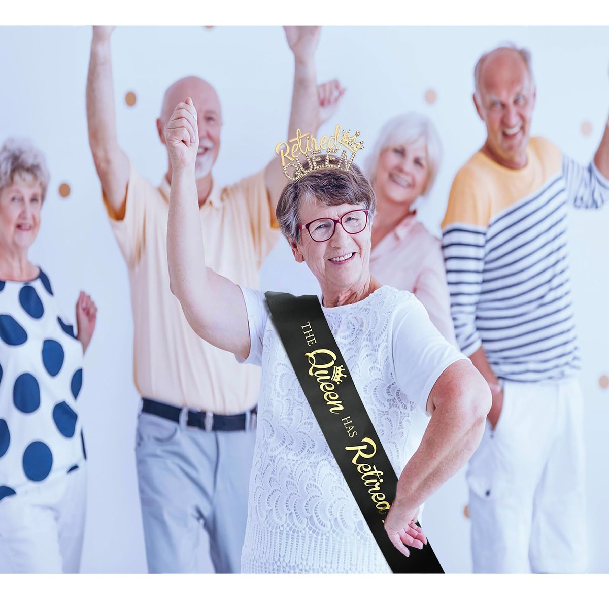Retirement Gifts for Women - Black Gold Sash and Tiara - The Queen Has Retired! Party Decorations - görsel 11