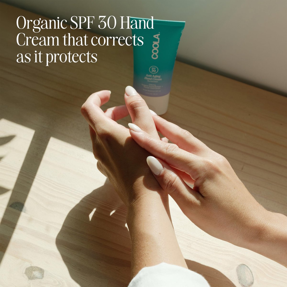 COOLA Anti-Aging Hand Cream SPF 30 - Moisturizing Sunscreen with Mango Seed Butter & Vitamin E, 2 Fl Oz - görsel 3