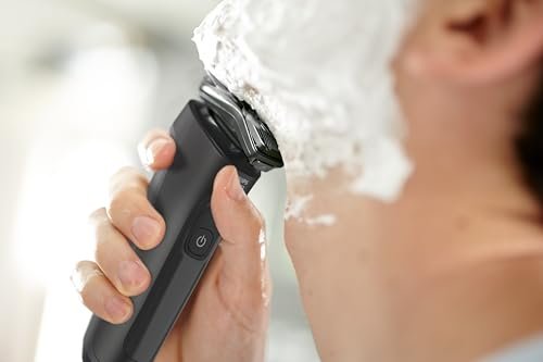Philips Norelco Shaver 6000 S6600/90 - Rechargeable Wet & Dry Rotary Shaver with Beard Styler and Precision Trimmer (Renewed) Avelisse