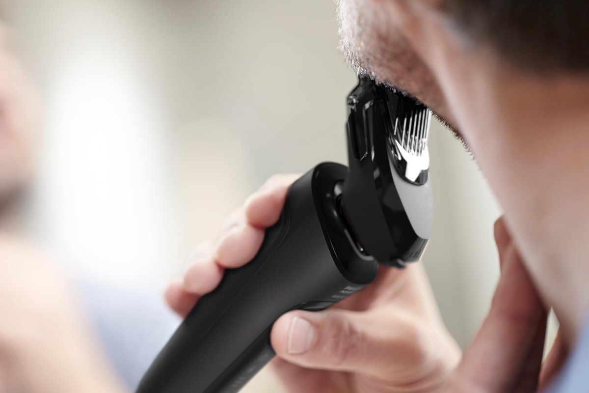 Philips Norelco Shaver 6000 S6600/90 - Rechargeable Wet & Dry Rotary Shaver with Beard Styler and Precision Trimmer (Renewed) Avelisse