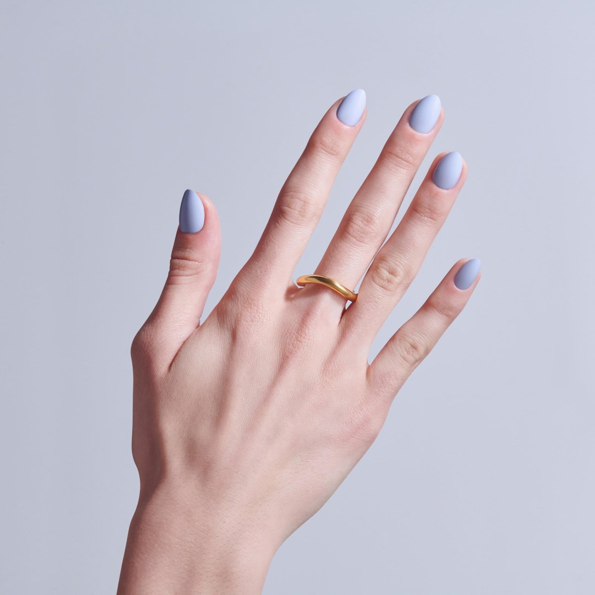 KISS Core Press On Nails 'Flee' - Blue, Short Almond, 32 Nails with Glue & Tools Avelisse