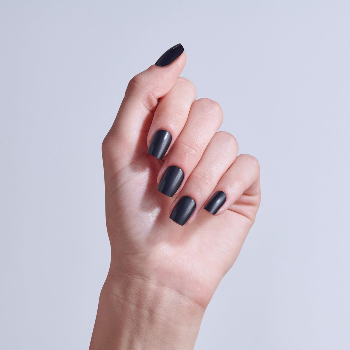 KISS Press On Nails 'Photogenic' – Black Short Squoval Nails with Glue, 32-Piece Kit Avelisse
