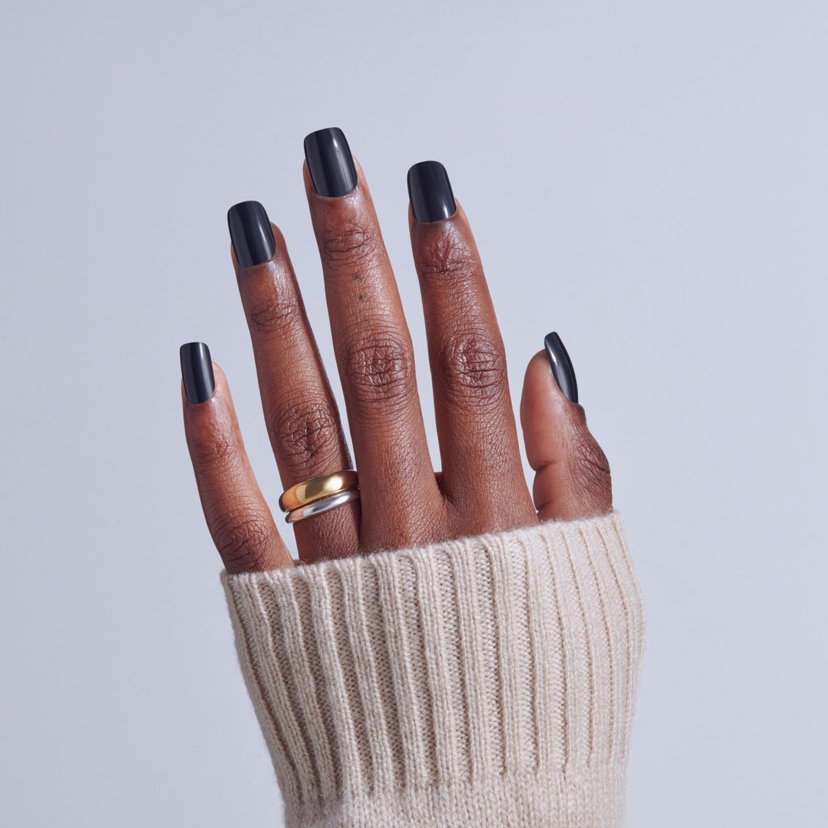 KISS Press On Nails 'Photogenic' – Black Short Squoval Nails with Glue, 32-Piece Kit Avelisse