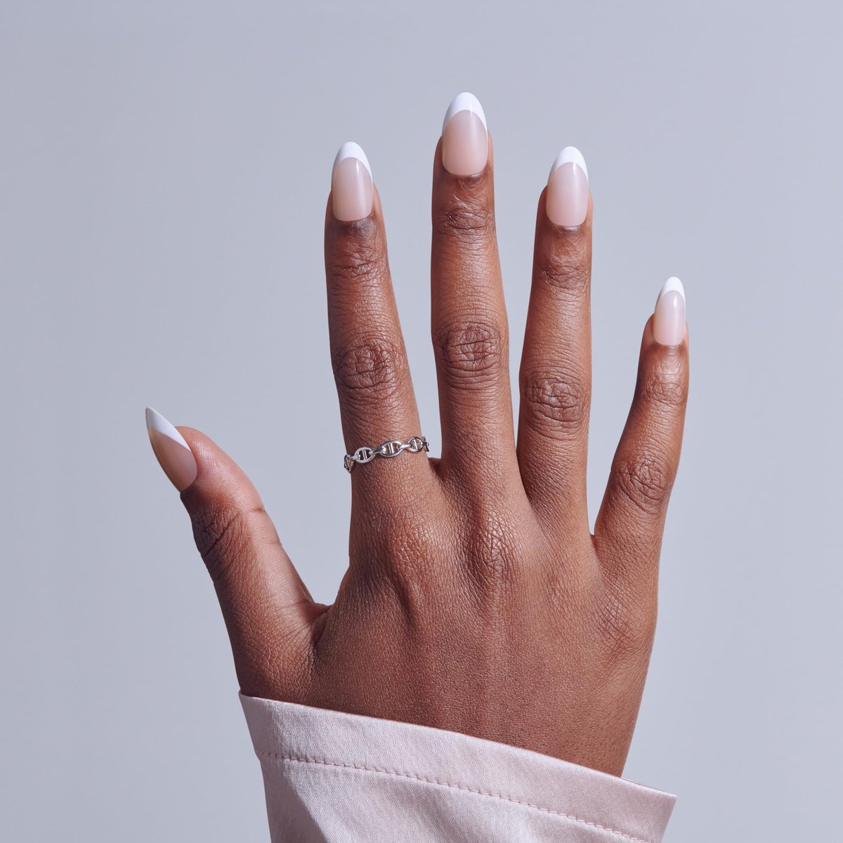 KISS CORE Press On Nails - Curiosity White Medium Almond - 32 Nails with Glue, File & Stick - görsel 5