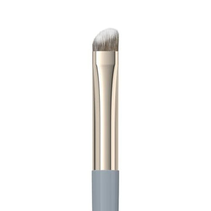Ravie Beauty Soft Definition Eyeliner Brush – Angled Ultra-Soft Precision Brush for Smudging, Blending & Natural Eye Definition Avelisse