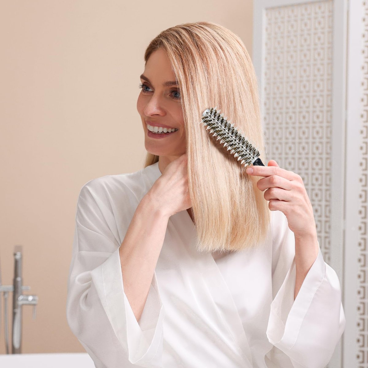 BESTOOL Lightweight Round Brush for Blowout Styling - Small Boar Bristle Hair Brush for Short to Medium Hair, Adds Shine & Smoothness, Creates Volume - görsel 13