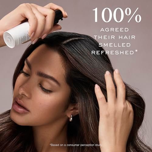 Kristin Ess Travel Size Dry Shampoo Powder for Oily Hair - Fresh Pear Fragrance - Non-Aerosol Style Extender - Sulfate Free, Color Safe, Vegan & Clean - Lightweight - Easily Blends In Dark Hair - görsel 6