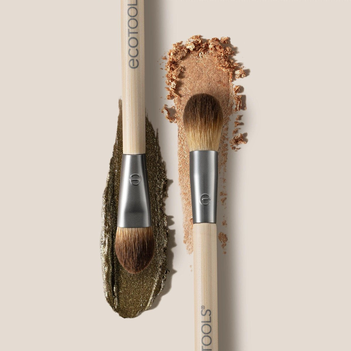 EcoTools Cream & Powder Dual-Ended Eye Brush – Flat & Fluffy Eyeshadow Brush for Packing, Blending & Full Eye Looks – Sustainable, Vegan & Cruelty-Free Makeup Brush - görsel 7