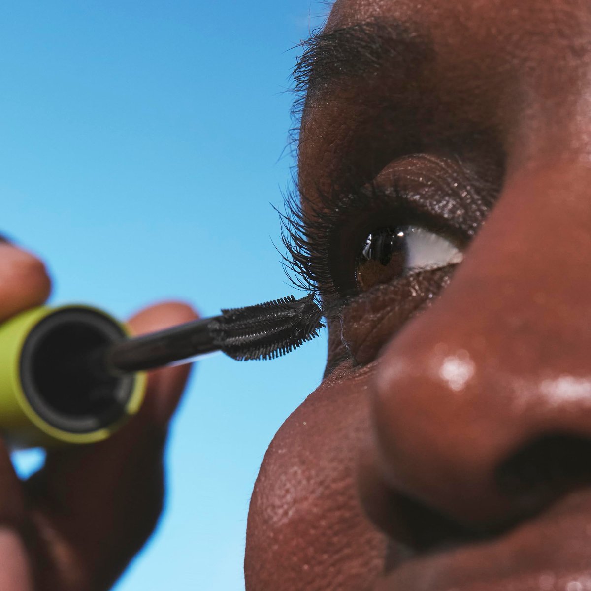 Well People Expressionist Curling Mascara – Curved Brush, Weightless Formula with Olive & Jojoba Oils, Smudge-Resistant, Clump-Free, Black Avelisse